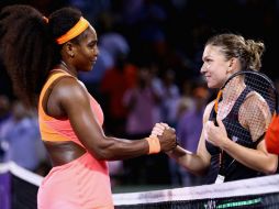 Luego de perder el segundo set, Williams recordó su papel de defensora del título y dipuso fácil de la europea. AFP / C. Brunskill