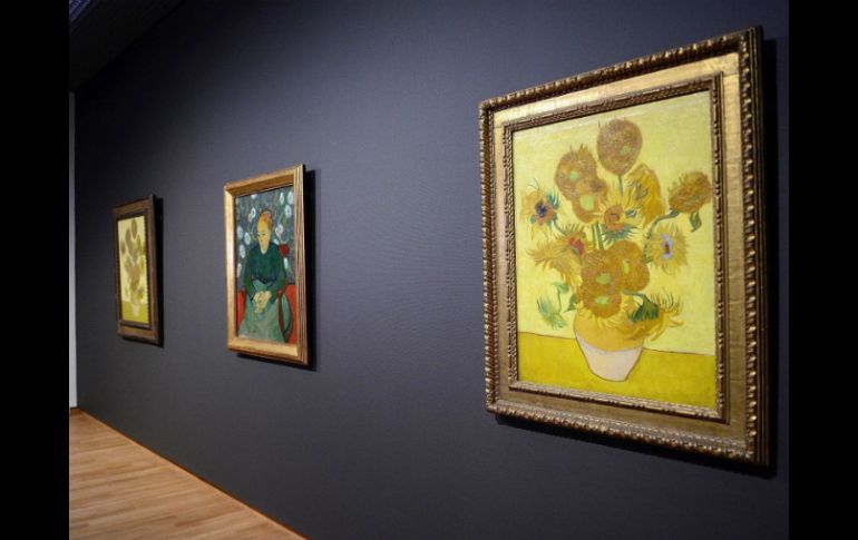 La prohibición en el museo Van Gogh  responde a la tensión entre aquellos que desean fotografiarse y quienes quieren ver las pinturas. EL INFORMADOR / ARCHIVO