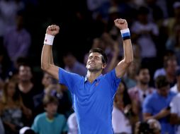 Djokovic, máximo favorito al título, requirió de una hora y 30 minutos de acción para doblegar a Isner. AFP / M. Stockman