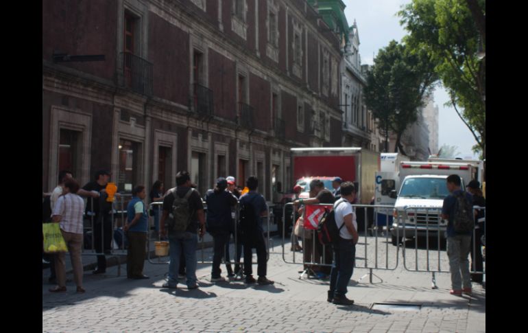 Tras el cierre de calles por la filmación de la película, muchos comerciantes pararon sus ventas. NTX / ARCHIVO