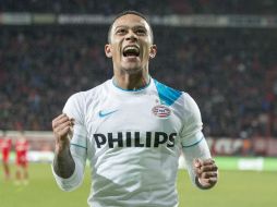 Memphis Depay consigue un doblete histórico y rompe la marca de los 19 goles. EFE / J. Ruhe