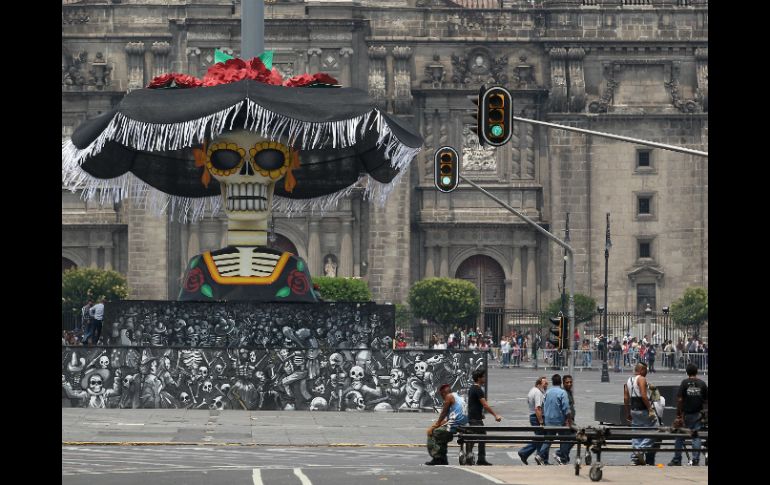 Las figuras miden aproximadamente tres metros de altura y ya son patrimonio de la Ciudad de México. EFE / ARCHIVO