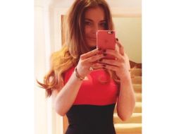 En la imagen se puede observar su acentuada cintura. INSTAGRAM / lindsaylohan