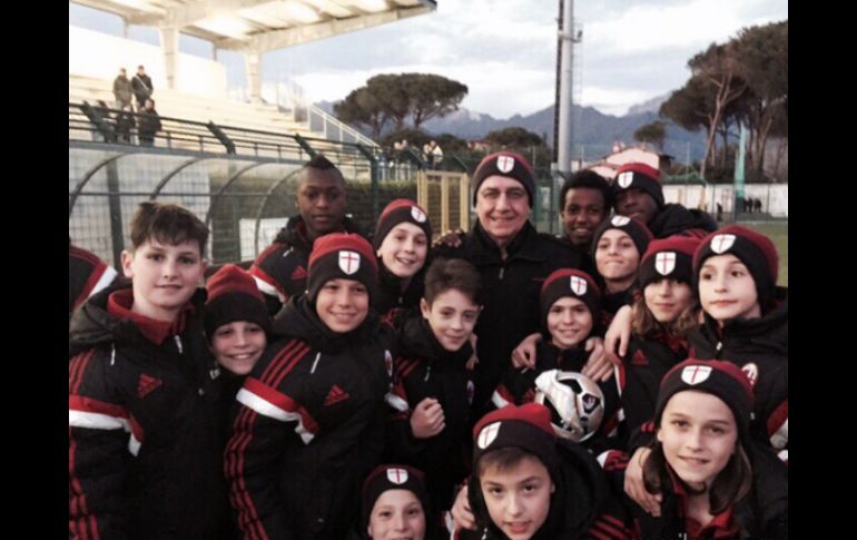 Los pequeños participaron en la Universal Cup. TWITTER / @acmilan