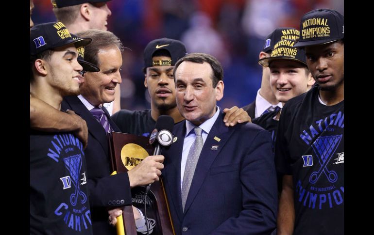 El entrenador de Blue Devils, Mike Krzyzewski, también obtuvo su quinto título a nivel personal. AFP / A. Lyons