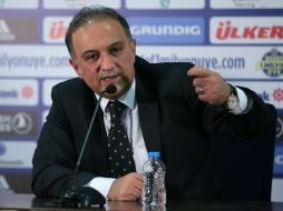 Deniz Tolga Aytore, vicepresidente del equipo Turco, que decidió no jugar después del ataque a su camión. AFP / ARCHIVO