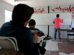 Entre los docentes de secundaria, cuatro de cada diez reportan una carrera profesional completa. EL INFORMADOR / ARCHIVO