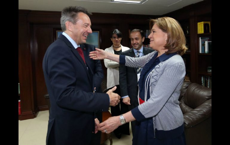 Peter Maurer, presidente del CICR y Arely Gómez se reunieron este miércoles. NTX / Especial