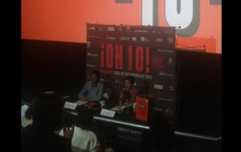 Garbiñe Ortega (der.) y Eduardo Mestre, fundador de Siete Misterios, durante la rueda de prensa inaugural en Cinépolis Centro Magno. TWITTER / @Ambulante