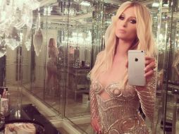 Paris no tardó en dar a conocer su atuendo a través de sus cuentas en redes sociales. INSTAGRAM / parishilton