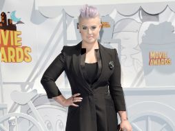 La conductora Kelly Osbourne fue una de las primeras en arribar al lugar. AFP / J. Merritt