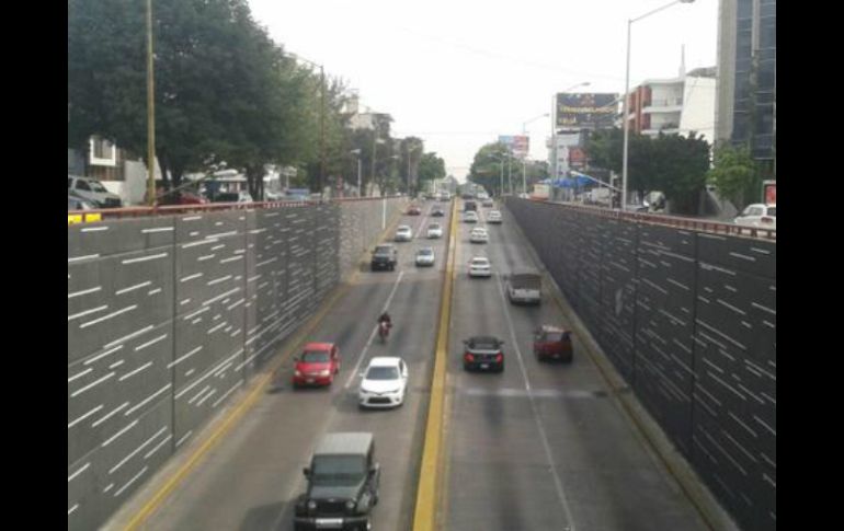 En López Mateos también se registró carga vehicular por las obras que están en proceso. TWITTER / @PoliVialJal