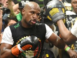 Floyd Mayweather señala que el es alguien que lucha con inteligencia. NTX / ESPECIAL