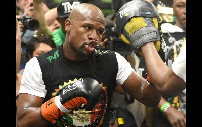 Floyd Mayweather señala que el es alguien que lucha con inteligencia. NTX / ESPECIAL