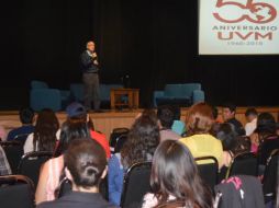 Guillermo Martínez Mora se reunió con estudiantes de la UVM. TWITTER / @gmartinezmora