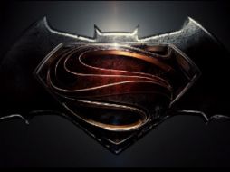 En dicho video se muestran los trajes de 'Batman' y 'Superman' con una dramatización. TWITTER / @ZackSnyder