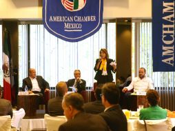 En el debate de la American Chamber, Fausto apunta que es necesario fomentar una cultura emprendedora entre los tapatíos. EL INFORMADOR / M. Vargas