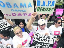 Inmigrantes mostraron en una Corte Federal en Nueva Orleans su respaldo a las medidas ejecutivas de Barack Obama. AP /