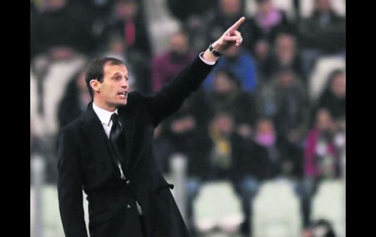 Buen paso. El técnico de la Juve, Massimiliano Allegri, está por cumplir su primer objetivo.  /  @juventusfcen