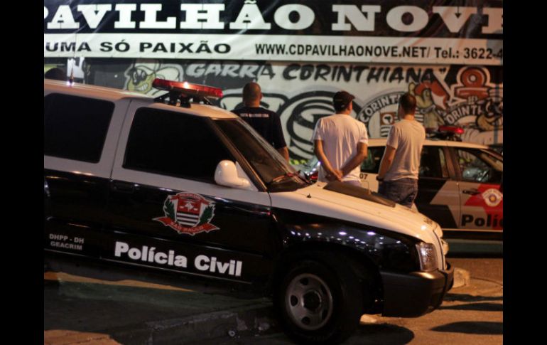 Policía militar precisa que el múltiple asesinato sucede en un lugar debajo del Puente de los Remedios en la zona oeste de Sao Paulo. AFP / F. Neves