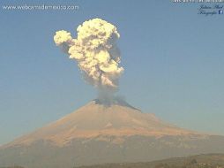 Las explosiones tuvieron una altura aproximada de mil 500 metros. TWITTER / @Popocatepetl_MX