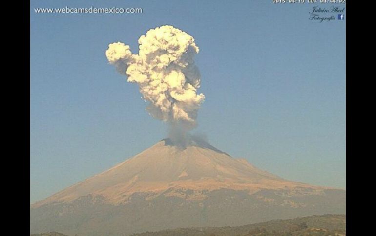 Las explosiones tuvieron una altura aproximada de mil 500 metros. TWITTER / @Popocatepetl_MX