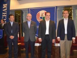 Los cuatro candidatos se reúnen en la American Chamber of Commerce y presentan sus propuestas. TWITTER / @gmartinezmora