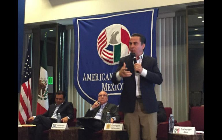 Los candidatos a la alcaldía de Zapopan sostienen un encuentro con la comunidad de empresarios de la American Chamber. TWITTER / @ChavaRizo