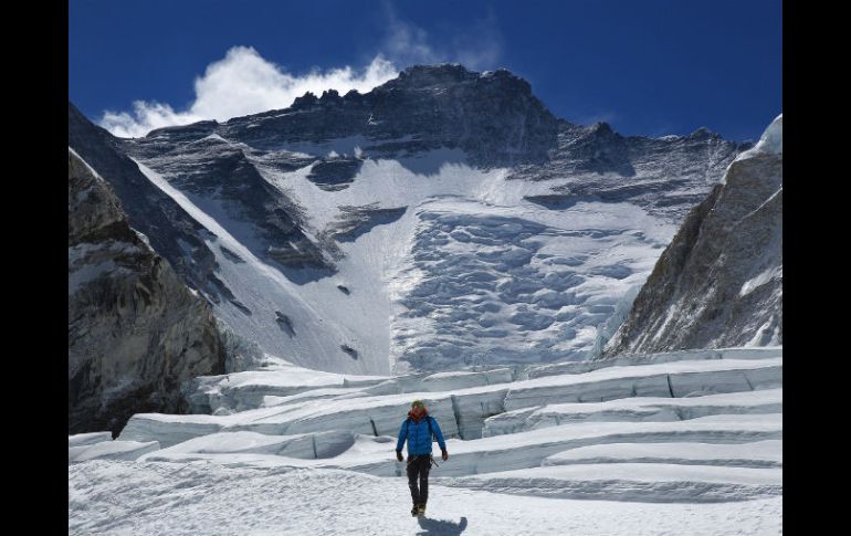 El punto más alto según el nivel del mar es el monte Everest, ubicado en la cordillera de los Himalayas. AFP / ARCHIVO