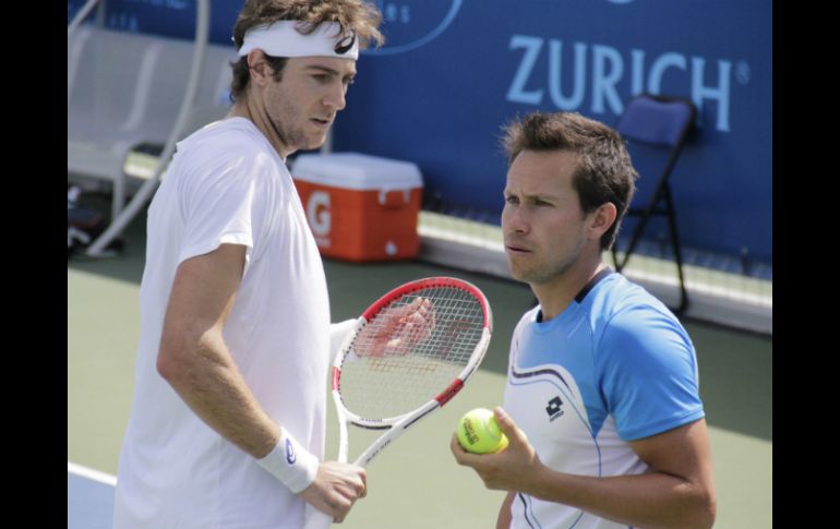 Marcelo Demoliner (izq.) y Miguel Ángel Reyes-Varela (der.) en el Polideportivo Metropolitano de Tenis. EL INFORMADOR / R. Tamayo