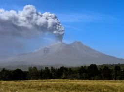 Vista del volcán Calbuco desde La Ensenada. AFP / M. Bernetti