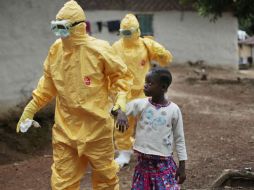 Hasta el momento, la OMS ha informado de más de 26 mil casos del virus y 10 mil muertes en los tres países africanos. AP / ARCHIVO