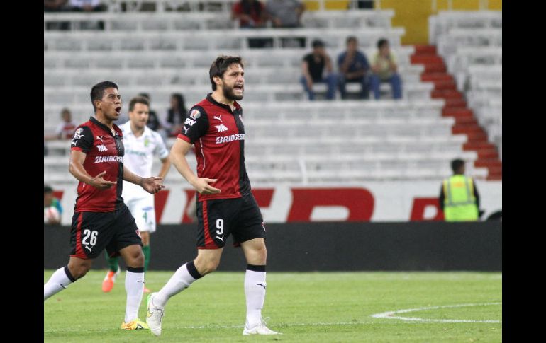 En cuanto a la asistencia que se registró en el Estadio Jalisco, la Fiel llegó en poco número. EFE / U. Ruiz