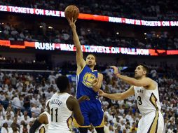 Stephen Curry promedió 33,8 puntos por encuentro en la serie. AFP / S. Revere