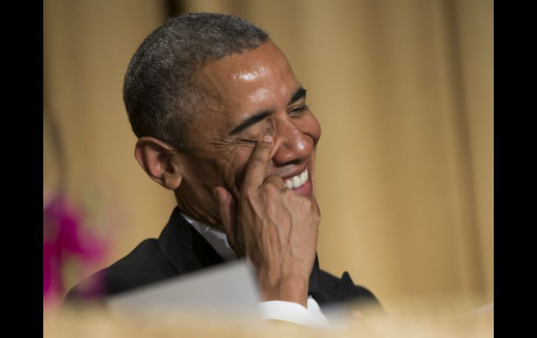 Barack Obama fue sarcástico y llenó de humor la velada. AP / E. Vucci