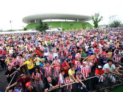 Los afionados confían en que las Chivas ganen el Clásico ante el América. MEXSPORT / A. Macías