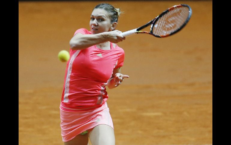 Simona Halep aprovechó la derrota de MaSha en Stuttgart. AP / ARCHIVO