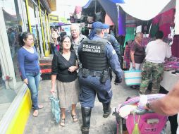 Quejas. Vecinos y comerciantes de la Colonia del Fresno se quejan del trabajo de la Policía tapatía. EL INFORMADOR / A. Camacho