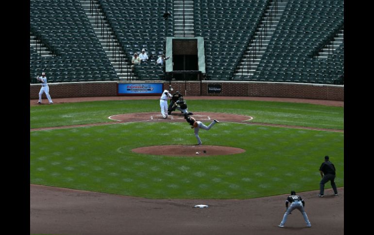 Chris Davis conectó un cuadrangular como parte de un racimo de seis carreras de los Orioles. AFP / P. Smith