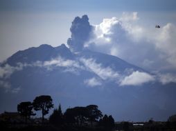 En las dos primeras erupciones, el Calbuco lanzó unos 210 millones de metros cúbicos de cenizas. AFP / C. Vera