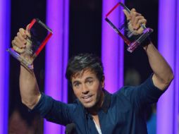 El cantante español se lleva a casa los premios 'Latin Pop Album' del año y 'Latin Pop Song'. EFE / G. de Cárdenas