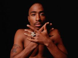 Tupac Shakur. Su asesinato y el de Notorious B.I.G. han sido ligados a pleitos entre disqueras. ESPECIAL / theplace2.ru