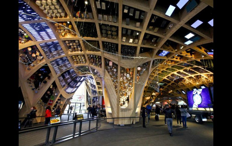 La exposición está instalada en un área de 1.1 millones  de kilómetros cuadrados y cuenta con cinco áreas dedicadas a la alimentación. EFE / M. Balti