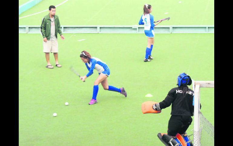 Algunas de las atletas que ya entrenaban en las instalaciones del Code (Polideportivo Revolución). ESPECIAL / CODE