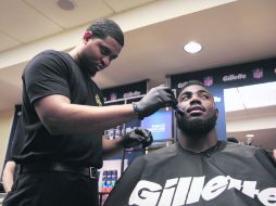 Le hacen la barba. Landon Collins fue seleccionado por los Giants de New York. AP /