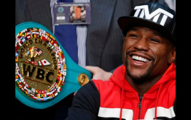 Mayweather dice que peleará una vez más antes de retirarse, ya que considera que es momento de gozar de los frutos de su trabajo. TWITTER / @FloydMayweather