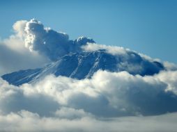 El Calbuco, que no presentaba erupciones desde 1972, es considerado uno de los tres macizos más peligrosos que tiene Chile. EFE / M. Ruiz