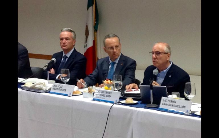 Martínez Mora asistió con Alfonso Petersen al Foro de Candidatos que organizó la Coparmex. FACEBOOK / Luis Guillermo Martínez Mora