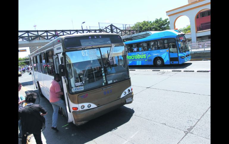 Para no saturar la Calzada Independencia, la autoridad prohibió que el transporte convencional circulara por esta vía. EL INFORMADOR / F. Atilano