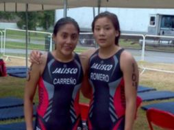 Adriana Isaura Carreño Cruz y Jessica Gabriela Romero Tinoco hicieron el 1-2 para Jalisco en la categoría 16-19 año de acuatlón. TWITTER / @CODEJALISCO